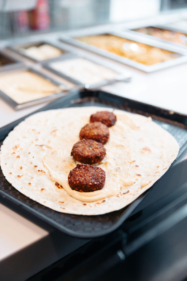 Homemade falafel wrap (V)